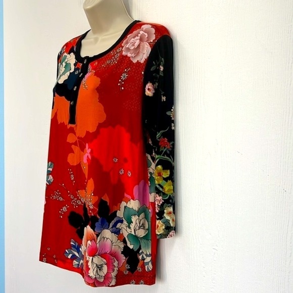 Johnny Was - NWT Tura Multi Colored Floral Lightweight Henley 3/4 Sleeves SZ XS - Picture 7 of 15